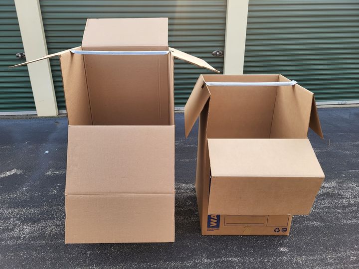 Wardrobe moving boxes (Packing services) by Moving Pros CLE